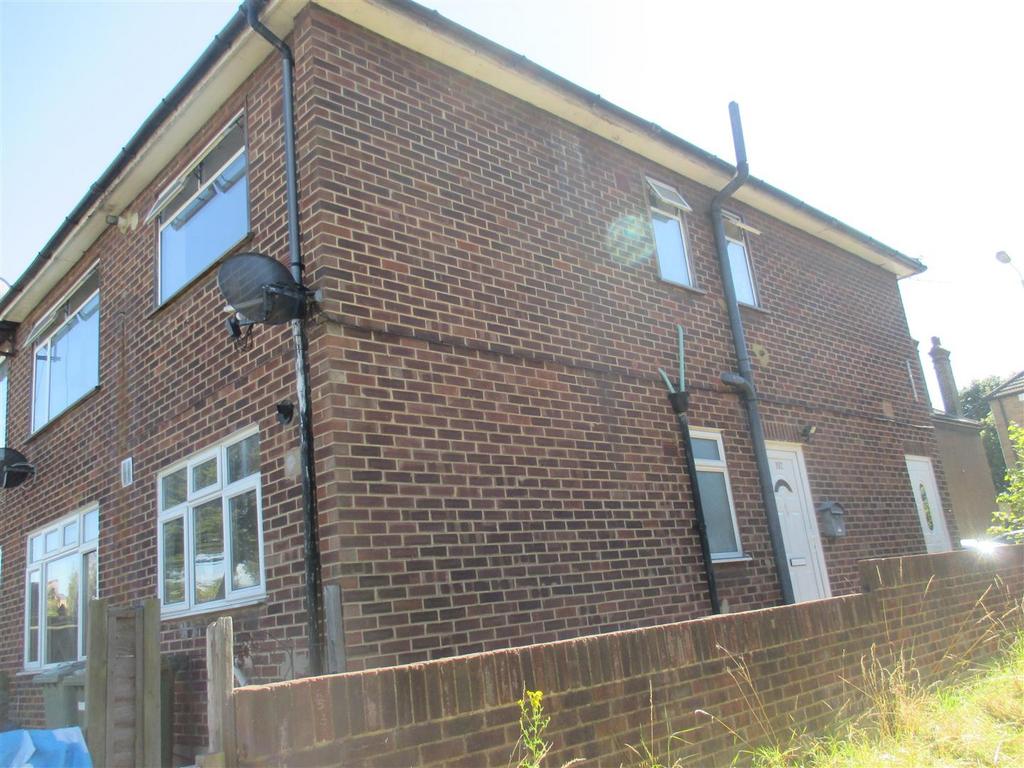 Brook Street, Erith, Kent 2 bed to rent £1,600 pcm (£369 pw)