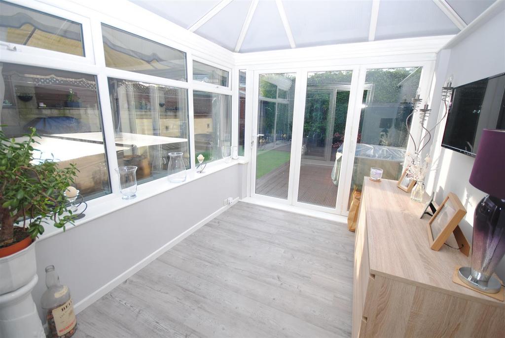 4pondfieldscrestconservatory.JPG