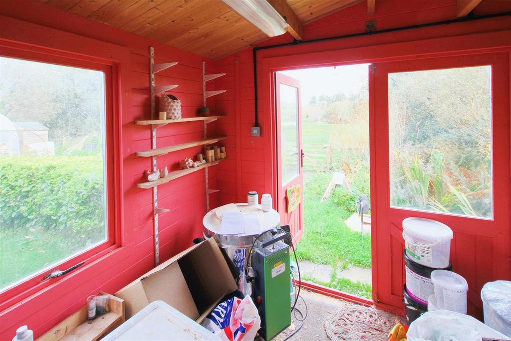Workshop/Shed with Views