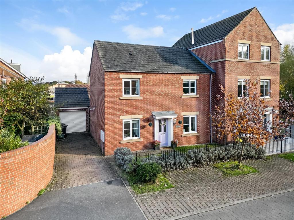Wildair Close, Darlington 3 bed semidetached house for sale £230,000