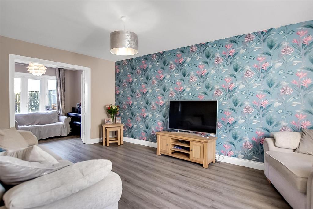 Wildair Close, Darlington 3 bed semidetached house for sale £230,000