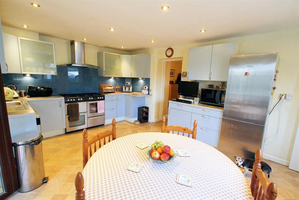 Henllan, Llandysul 3 bed property with land for sale £395,000