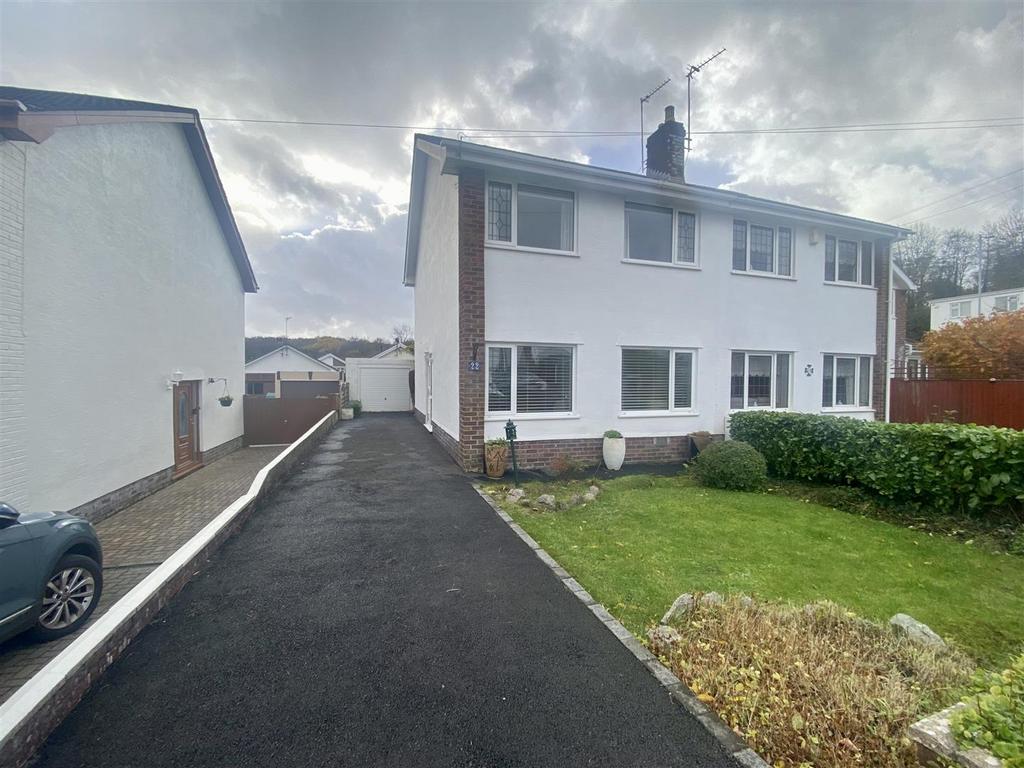 Ravensfield, Gowerton, Swansea 3 bed semidetached house for sale £