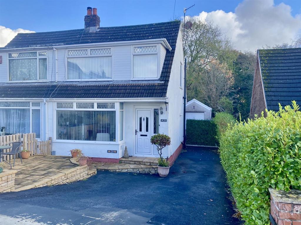 St. David Drive, Killay, Swansea 3 bed semidetached bungalow for sale