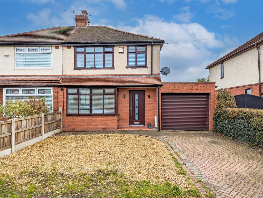 St. Helens Road, Leigh 3 bed semidetached house for sale £219,950