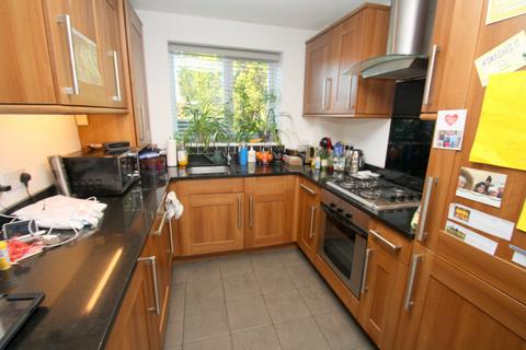2 bedroom apartment to rent, Gresham Road, Staines-upon-Thames, TW18