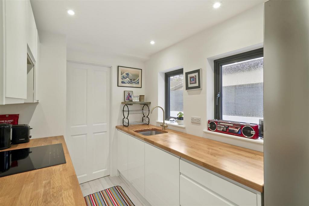 37 Rucklidge Avenue - g Hqv WF5 TWCq Vnqax25u5.jpg