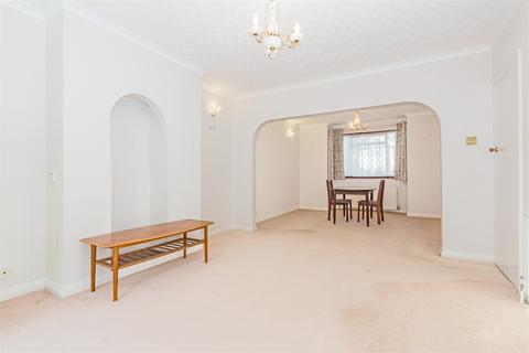 68 Bathurst Walk, Iver, SL0 9EG