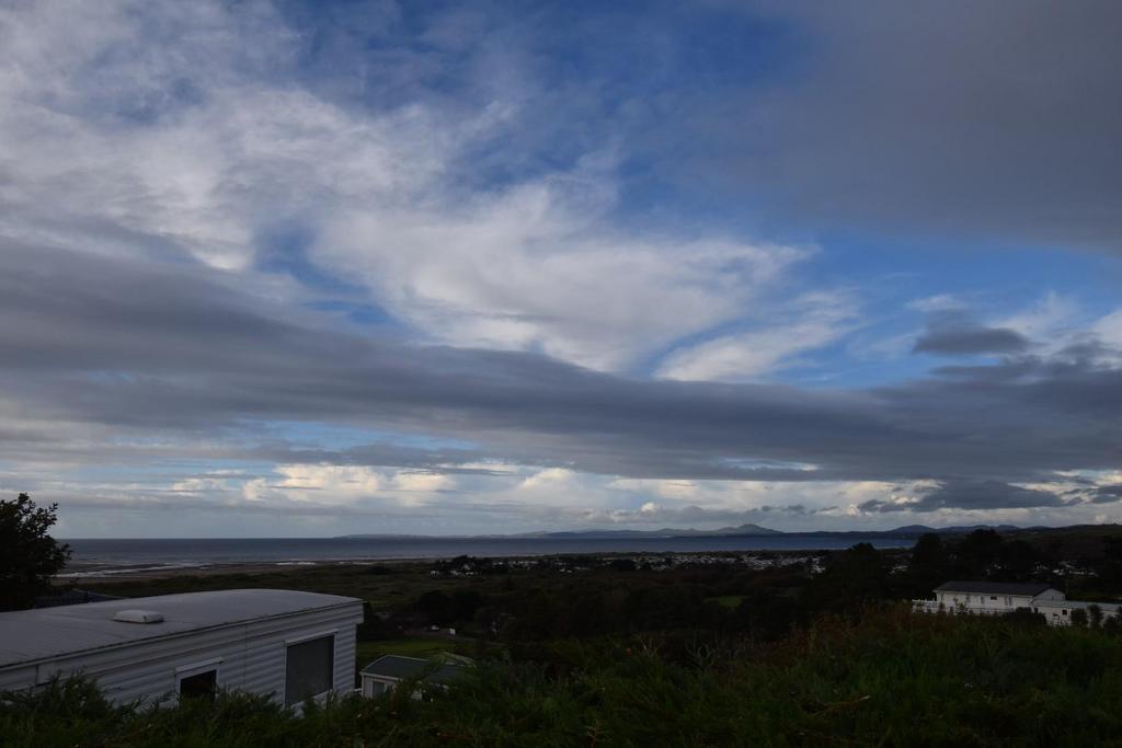 Garreg Wen, BorthYGest, Porthmadog 2 bed property for sale £57,500