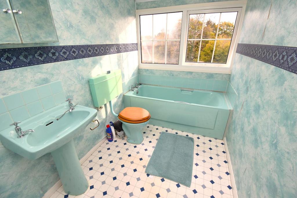 Bathroom.JPG