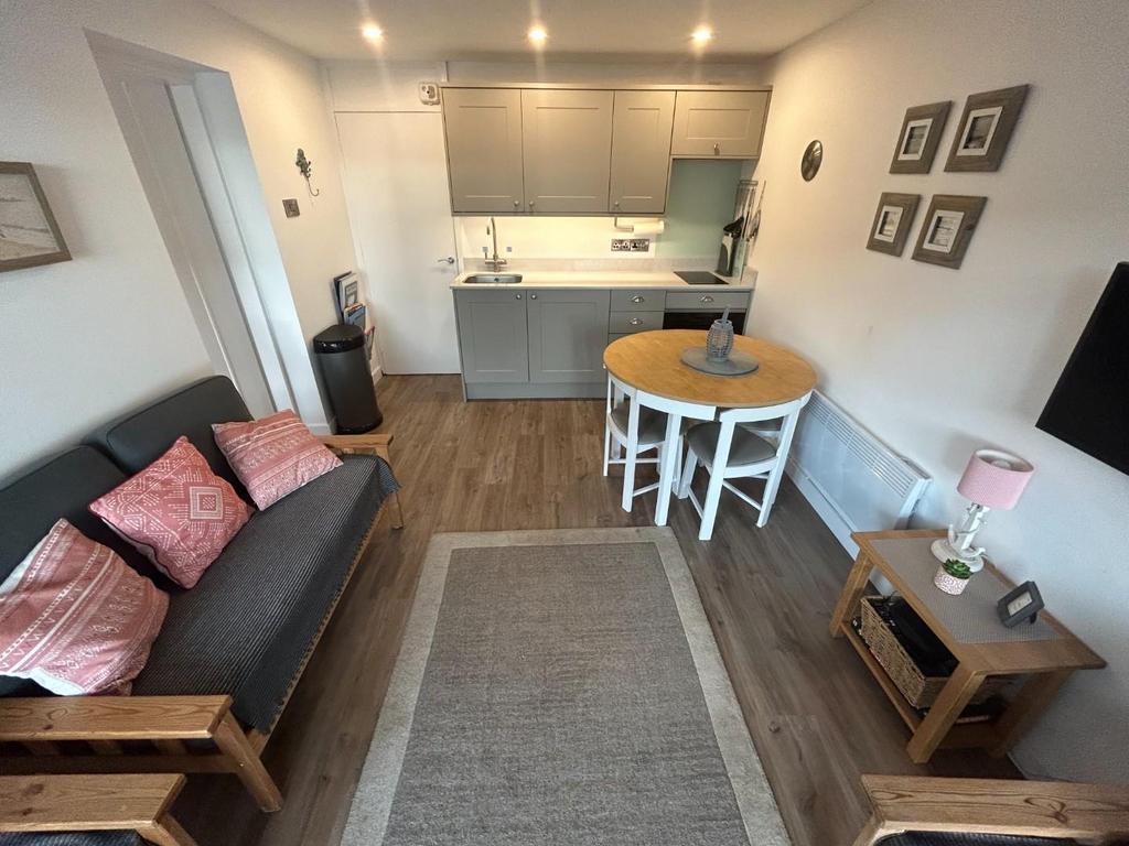 Kitchen Area.JPG