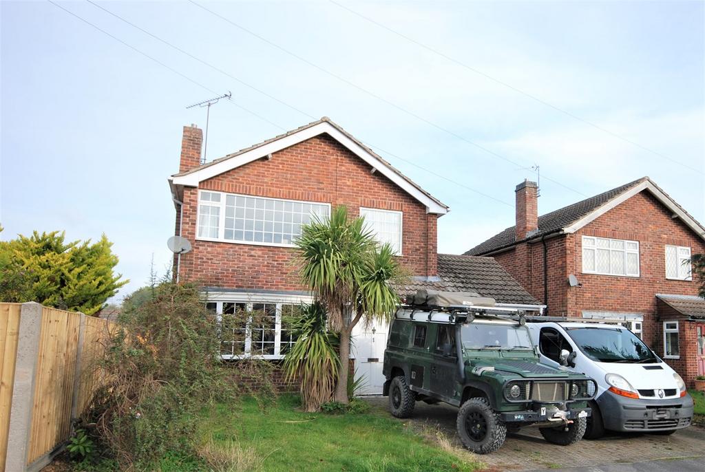 Gainsborough Crescent, Hillmorton, Rugby, CV21 3 bed detached house to