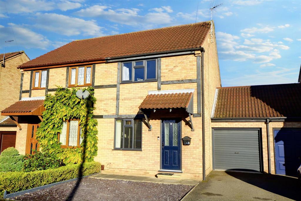 Howard Close, Long Eaton 2 bed semidetached house for sale £190,000