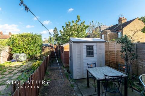 3 bedroom terraced house for sale - Queens Avenue, Watford