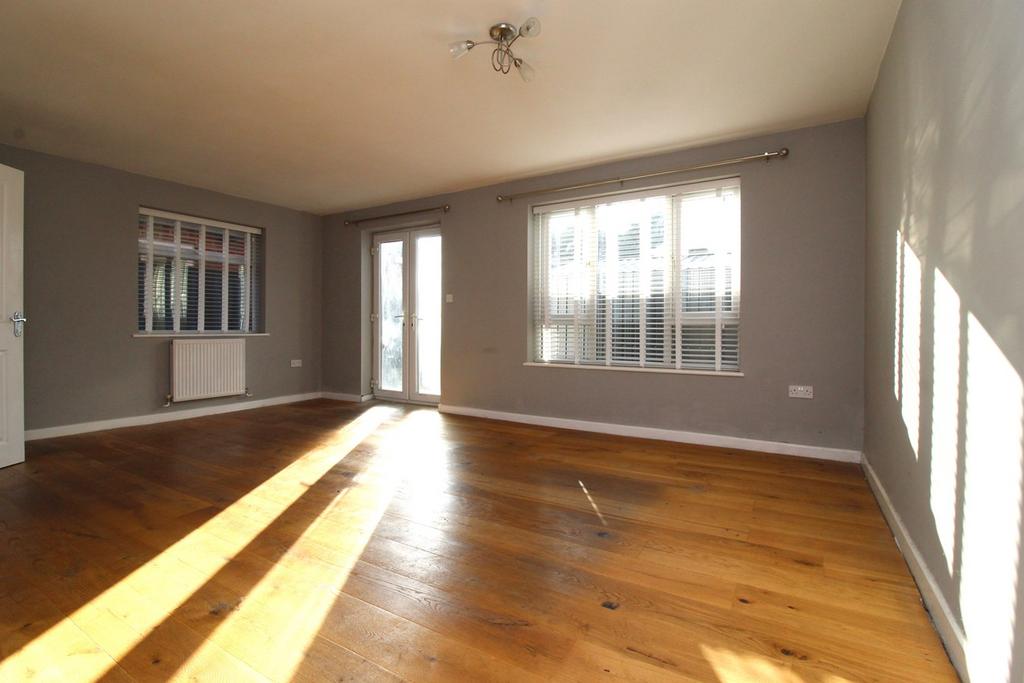 Pigeon Lane, Herne Bay, CT6 3 bed semidetached house for sale £300,000