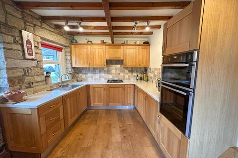 11 Albert Square, Silsden, Keighley, BD20 0EQ