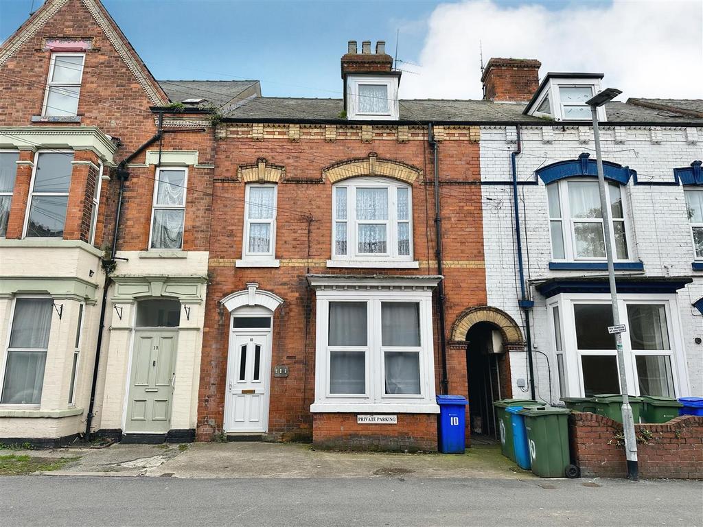 Marshall Avenue, Bridlington 5 bed terraced house for sale £140,000