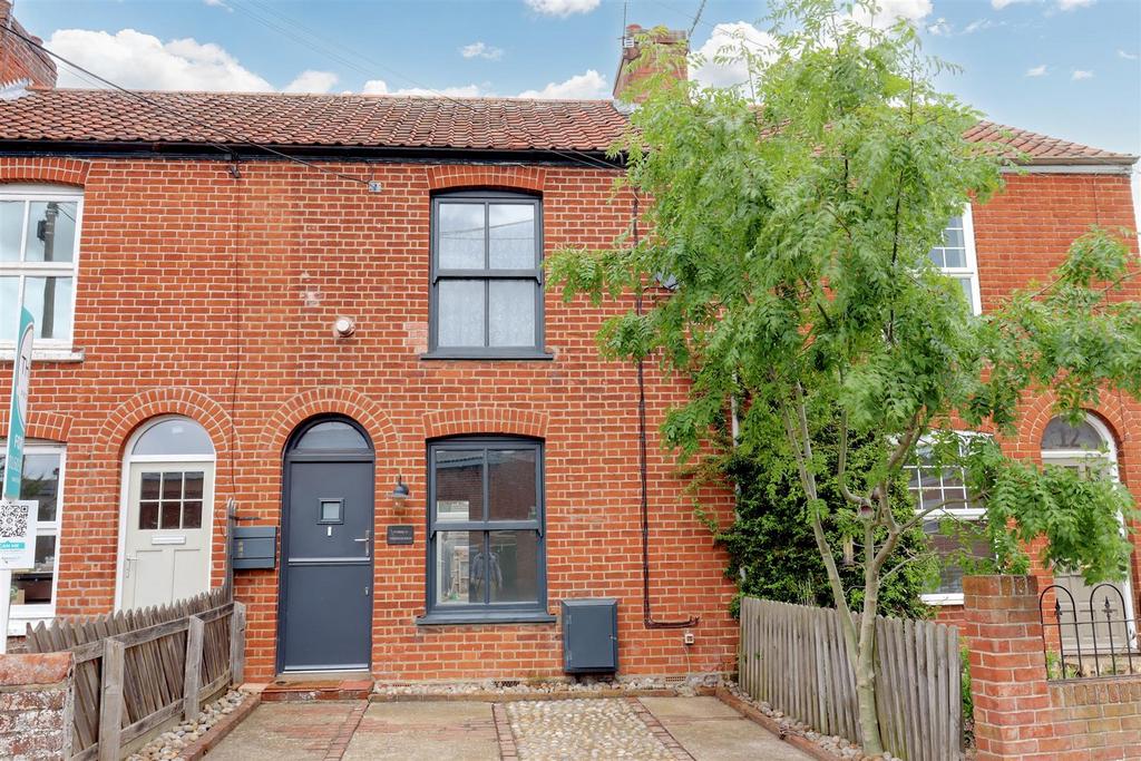 Taverham Road, Norwich NR8 2 bed terraced house for sale £240,000