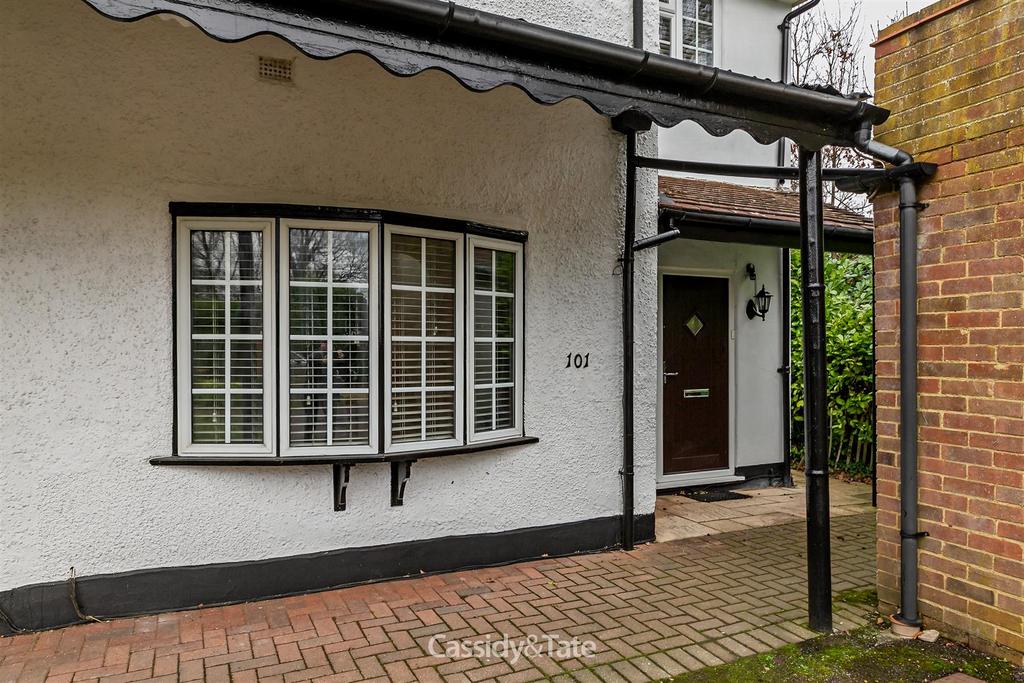 Colney Heath Lane, St. Albans 3 bed end of terrace house £500,000