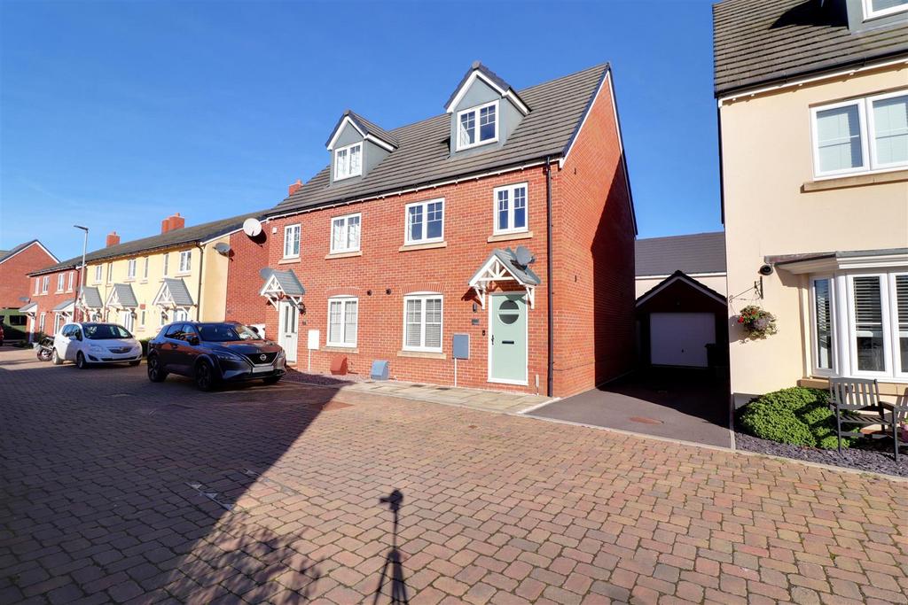 Brunel Road, Cam, Dursley 3 bed semidetached house for sale £333,150