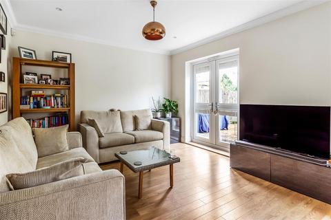 3 bedroom link detached house for sale - Churchill Gardens, Oxted