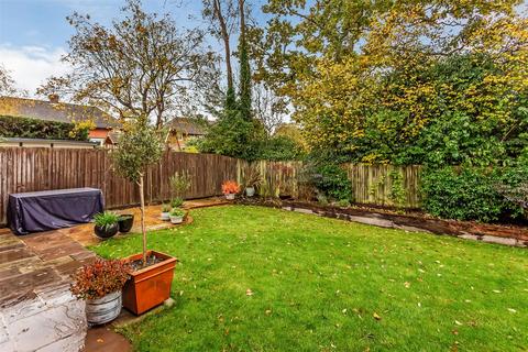 3 bedroom link detached house for sale - Churchill Gardens, Oxted