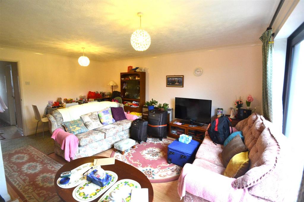 The Vineries, Eastbourne 3 bed terraced house for sale £225,000