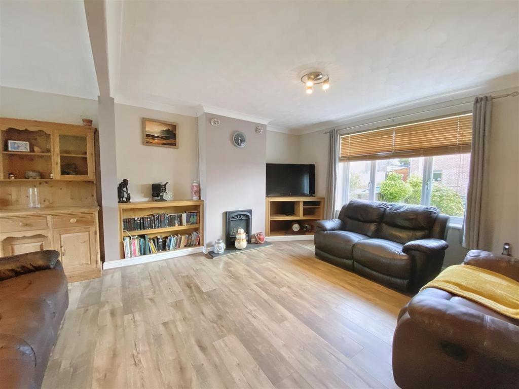 Stranraer Avenue, Pennar, Pembroke Dock 4 bed semidetached house for sale £225,000