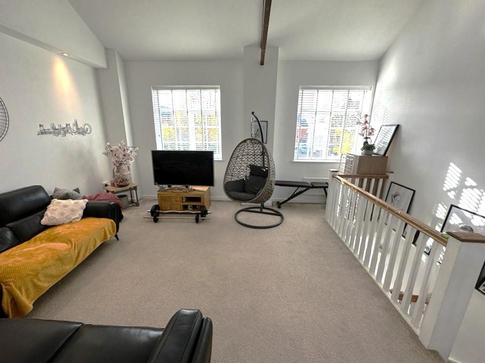 Charlie Mews 77 Alexandra Road, North Camp, Farnborough 3 bed terraced