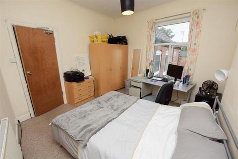 5 bedroom flat to rent, Pershore Road, Selly Park, Birmingham