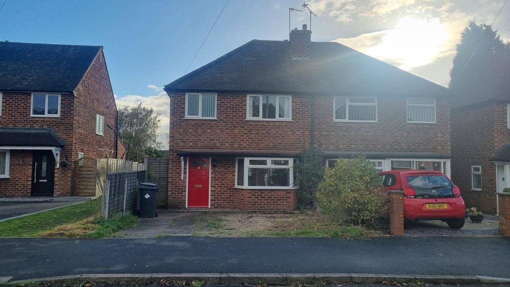 Rosemary Road, Kidderminster... 3 bed semidetached house £895 pcm (£