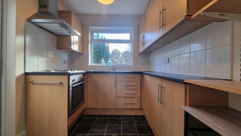Rosemary Road, Kidderminster... 3 bed semidetached house £895 pcm (£