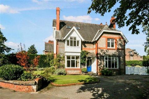 5 bedroom detached house to rent, Lisson Grove, Hale