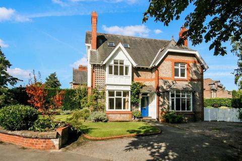 5 bedroom detached house to rent, Lisson Grove, Hale