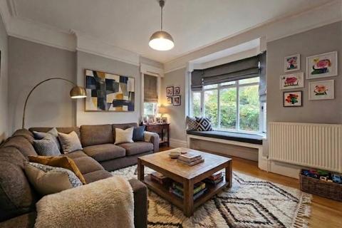5 bedroom detached house to rent, Lisson Grove, Hale