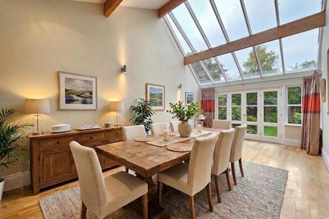 5 bedroom detached house to rent, Lisson Grove, Hale