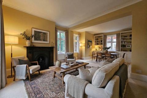 5 bedroom detached house to rent, Lisson Grove, Hale