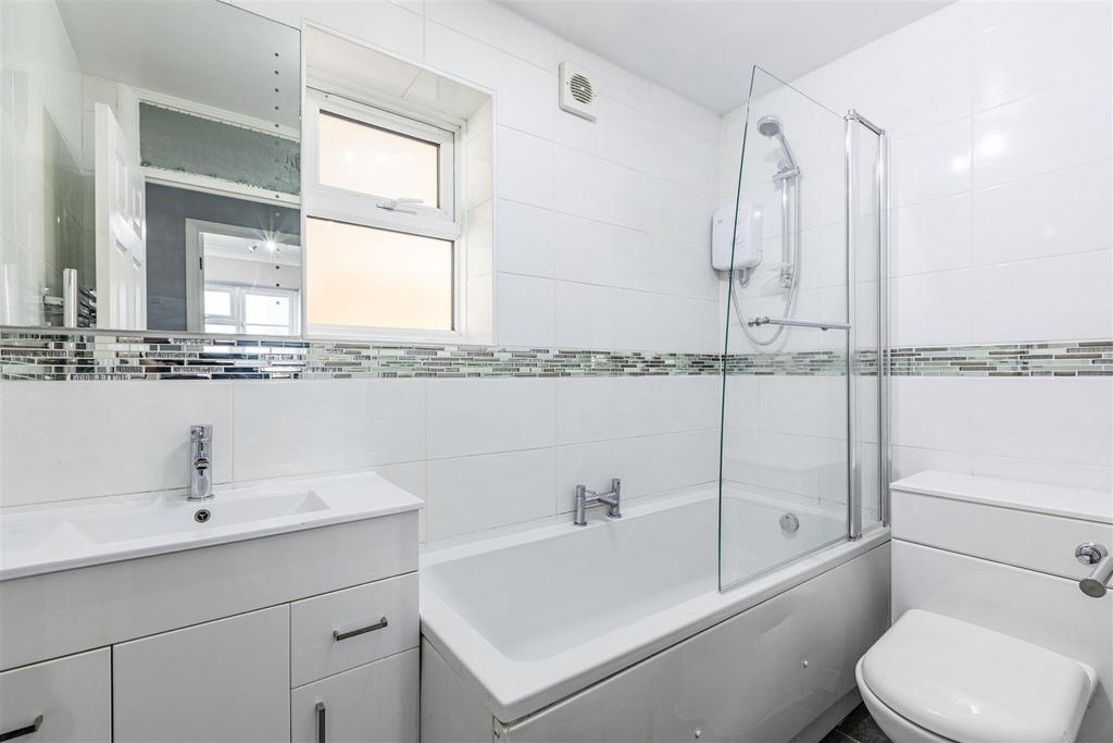 57b High Street, Addlestone, KT15 1 UA - 1.jpg