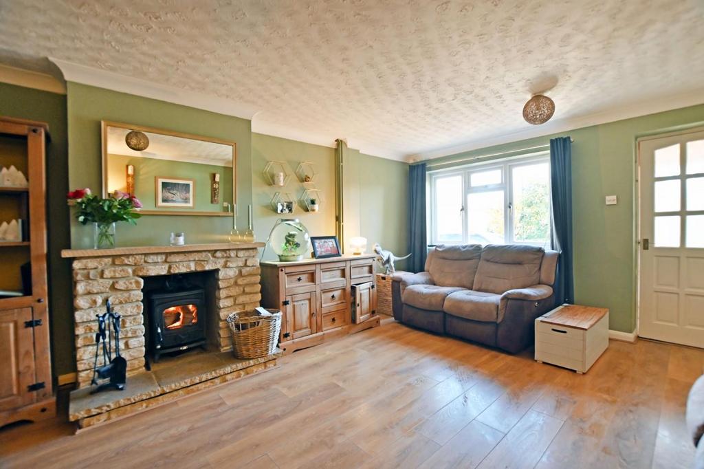 Aldsworth Close, Fairford 2 bed terraced house for sale £270,000