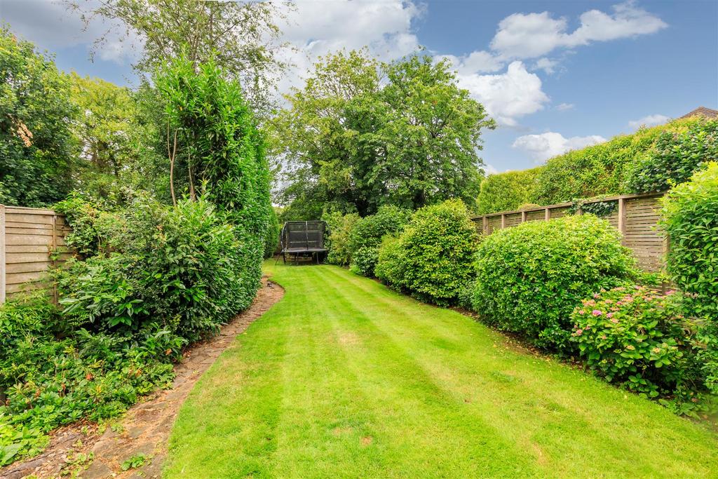 Lane, Elstree, Hertfordshire 5 bed semidetached house for sale