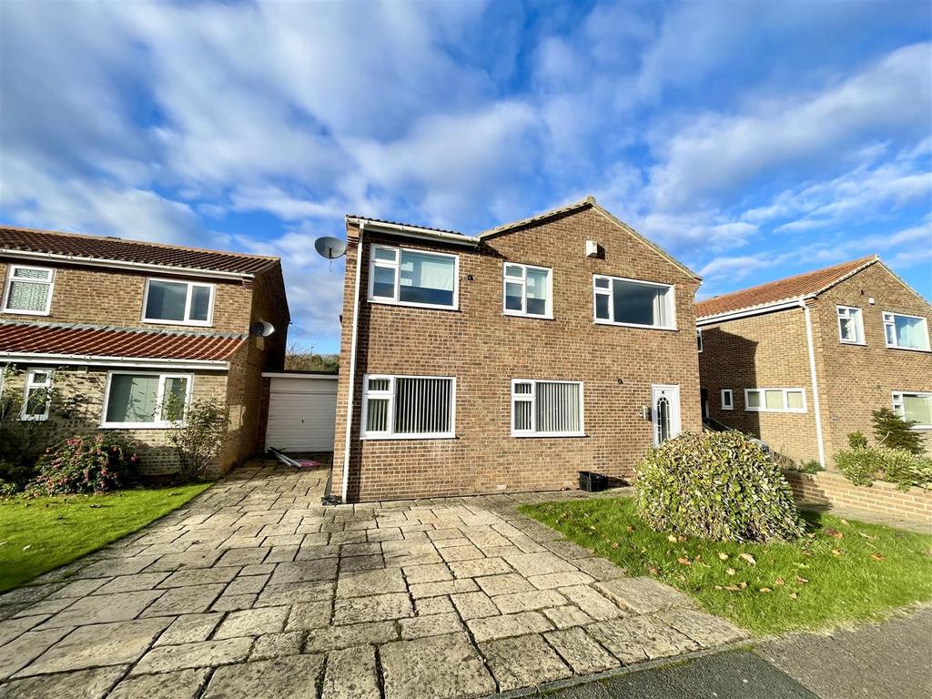 The Yew Walk, Long Newton, StocktonOnTees 5 bed detached house to
