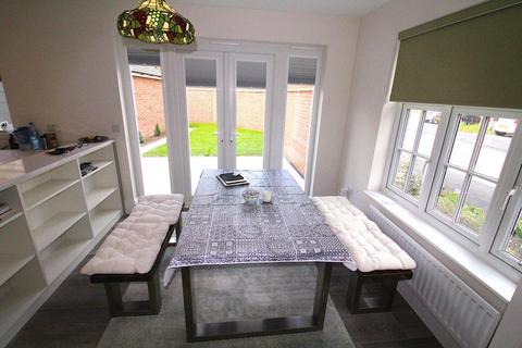 3 bedroom detached house to rent - NEAR BIRCH ROAD