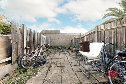 20 Blackwell Close, London, E5 0TA