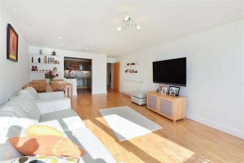 3 bedroom apartment for sale, Chinnocks Wharf, Narrow Street, E14