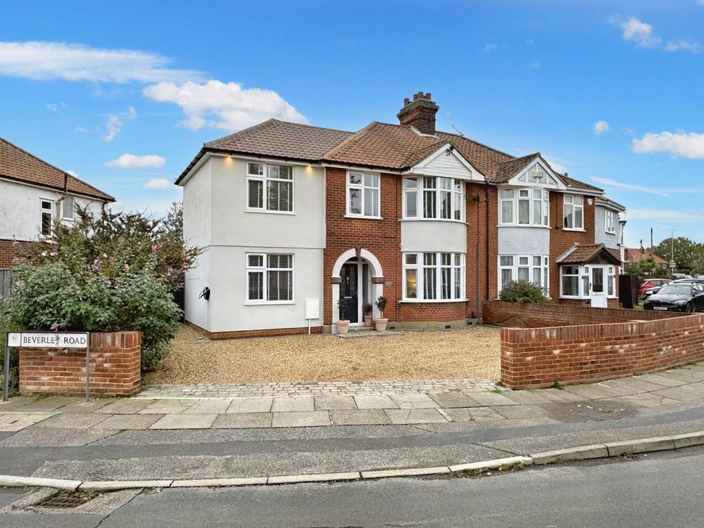 Whitby Road, Ipswich IP4 3 bed detached house for sale £425,000
