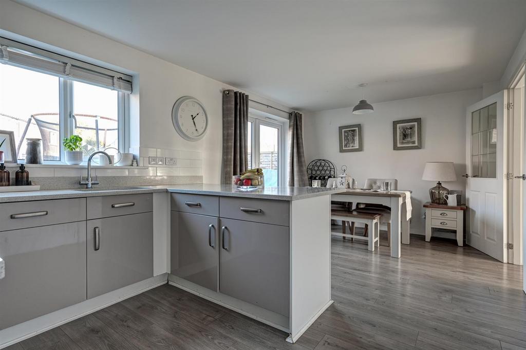 Kitchen Diner 1.jpg