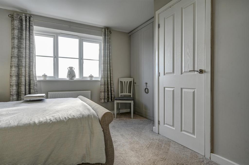 Bedroom 1 wardrobes.jpg