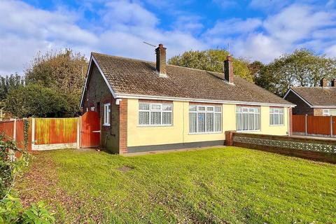 2 bedroom semi-detached bungalow for sale - North Road, Hemsby