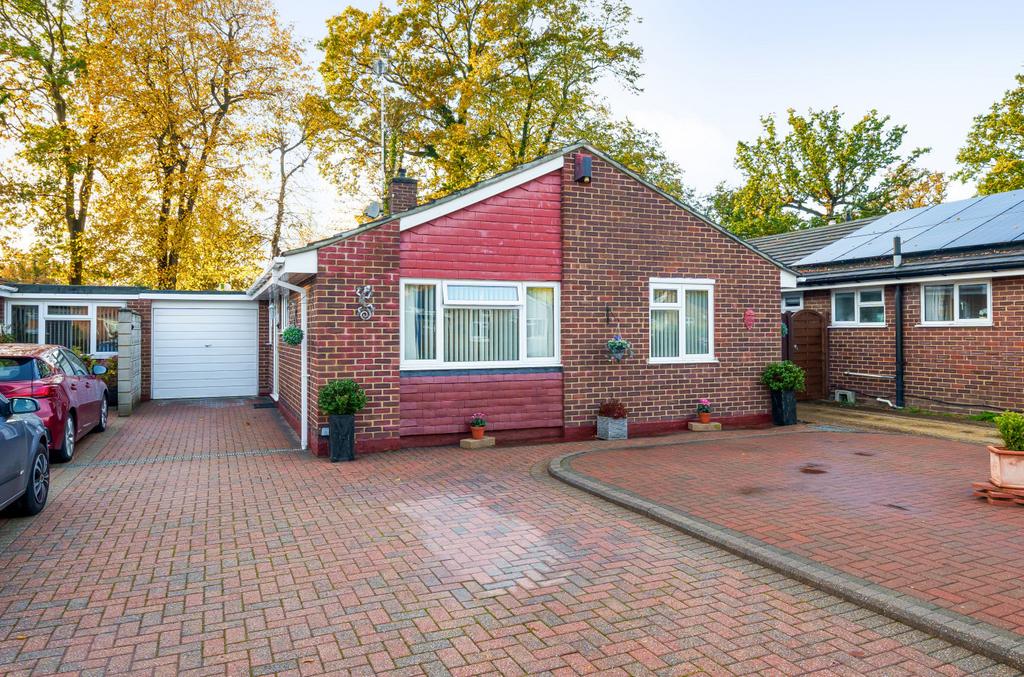 Ambleside Close, Mytchett, Camberley, Surrey, GU16 3 bed bungalow for