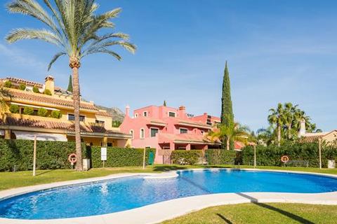 3 bedroom townhouse - El Tomillar de Nagüeles, Marbella, Malaga